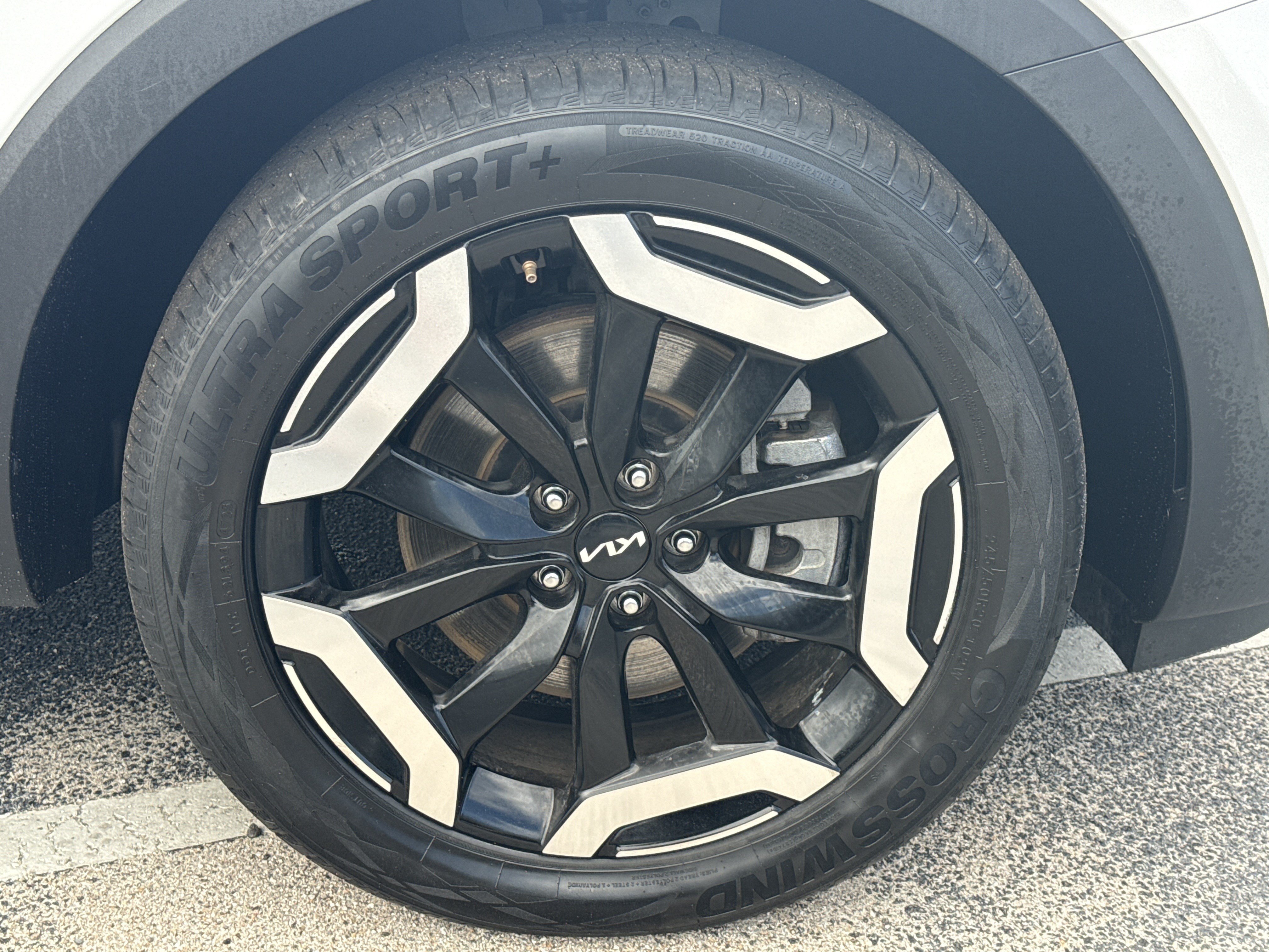 Used 2023 Kia Telluride EX w/ EX Captain's Chair Package AWD/4WD image 13