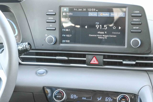 Certified 2025 Hyundai Elantra Sport image 19