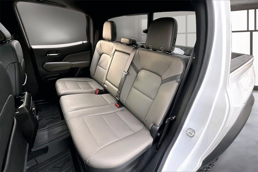 Used 2024 Chevrolet Colorado ZR2 w/ ZR2 Convenience Package III image 27