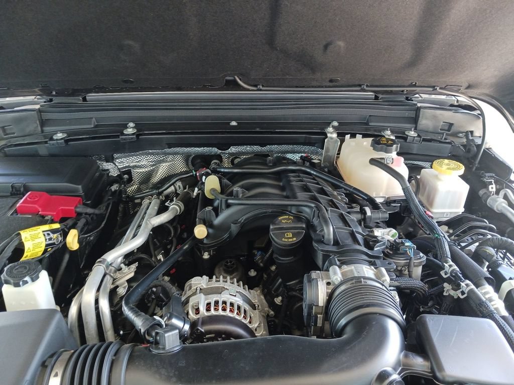 Used 2025 Jeep Gladiator Sport AWD/4WD image 13
