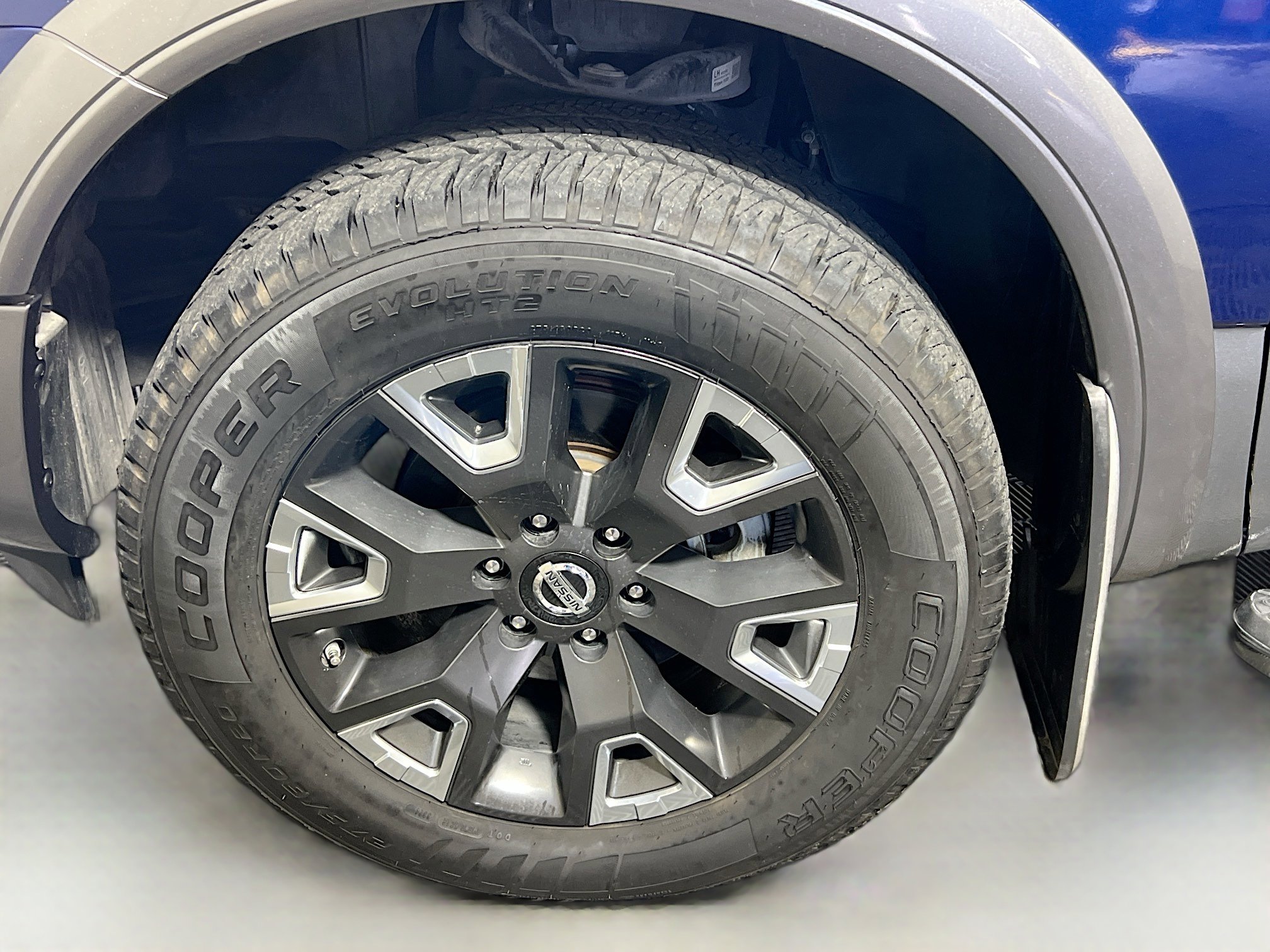 Used 2020 Nissan Titan Platinum Reserve w/ Moonroof Package image 13