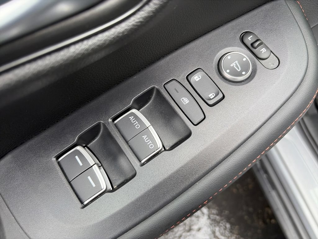 Used 2025 Honda HR-V Sport image 16