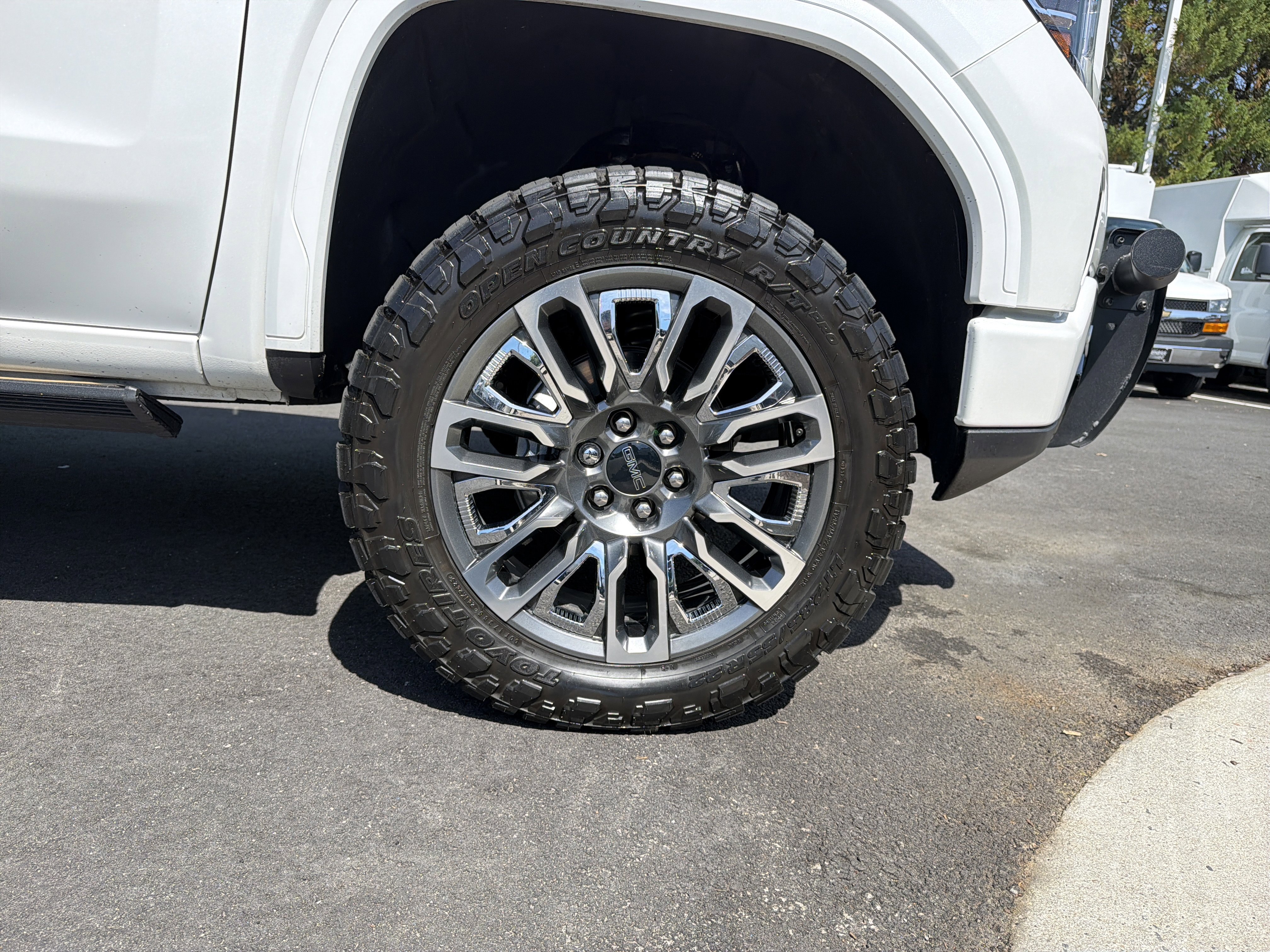Used 2025 GMC Sierra 1500 Denali Ultimate AWD/4WD image 13
