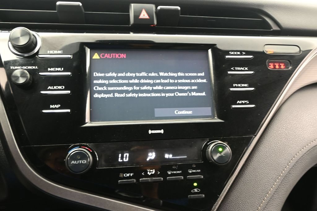 Used 2020 Toyota Camry SE FWD image 17