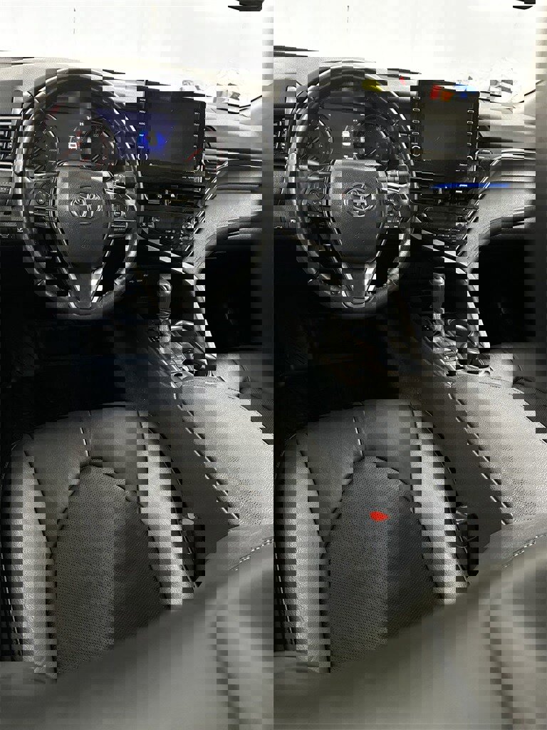 Used 2022 Toyota Camry XSE image 25