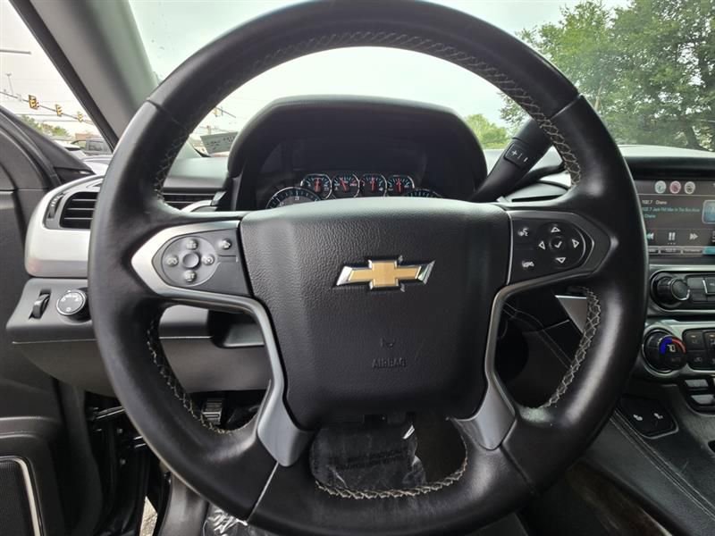 Used 2015 Chevrolet Suburban LT image 9