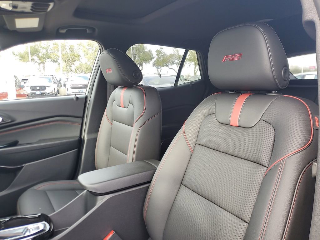 New 2026 Chevrolet Trax RS w/ Sunroof Package FWD image 13