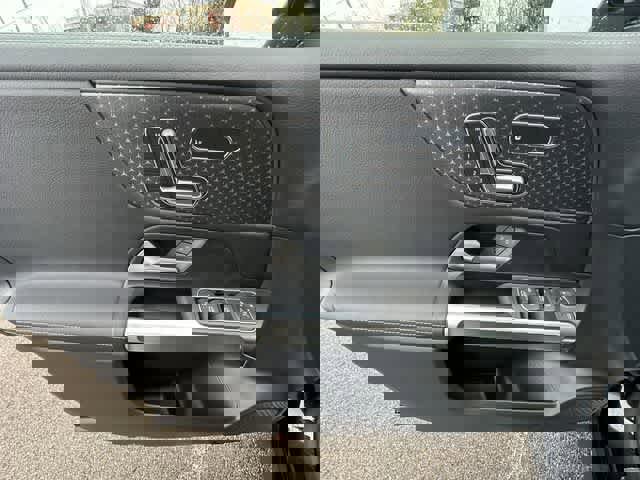 Used 2024 Mercedes-Benz GLB 250 4MATIC image 17