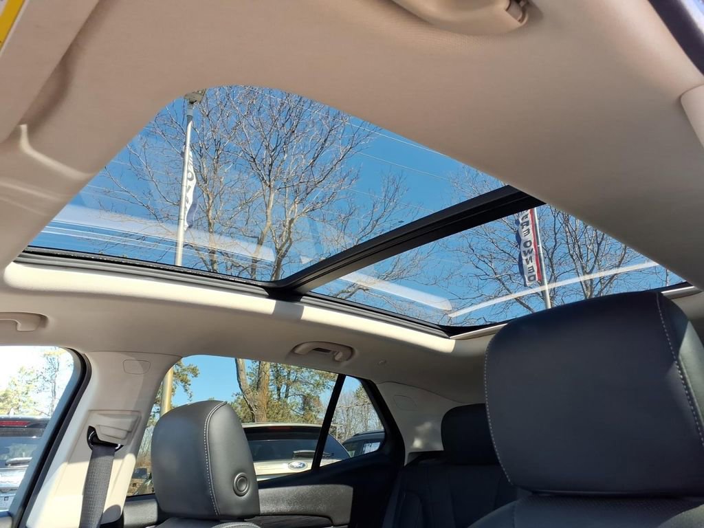 Used 2022 Buick Envision Essence w/ Safety Package image 8