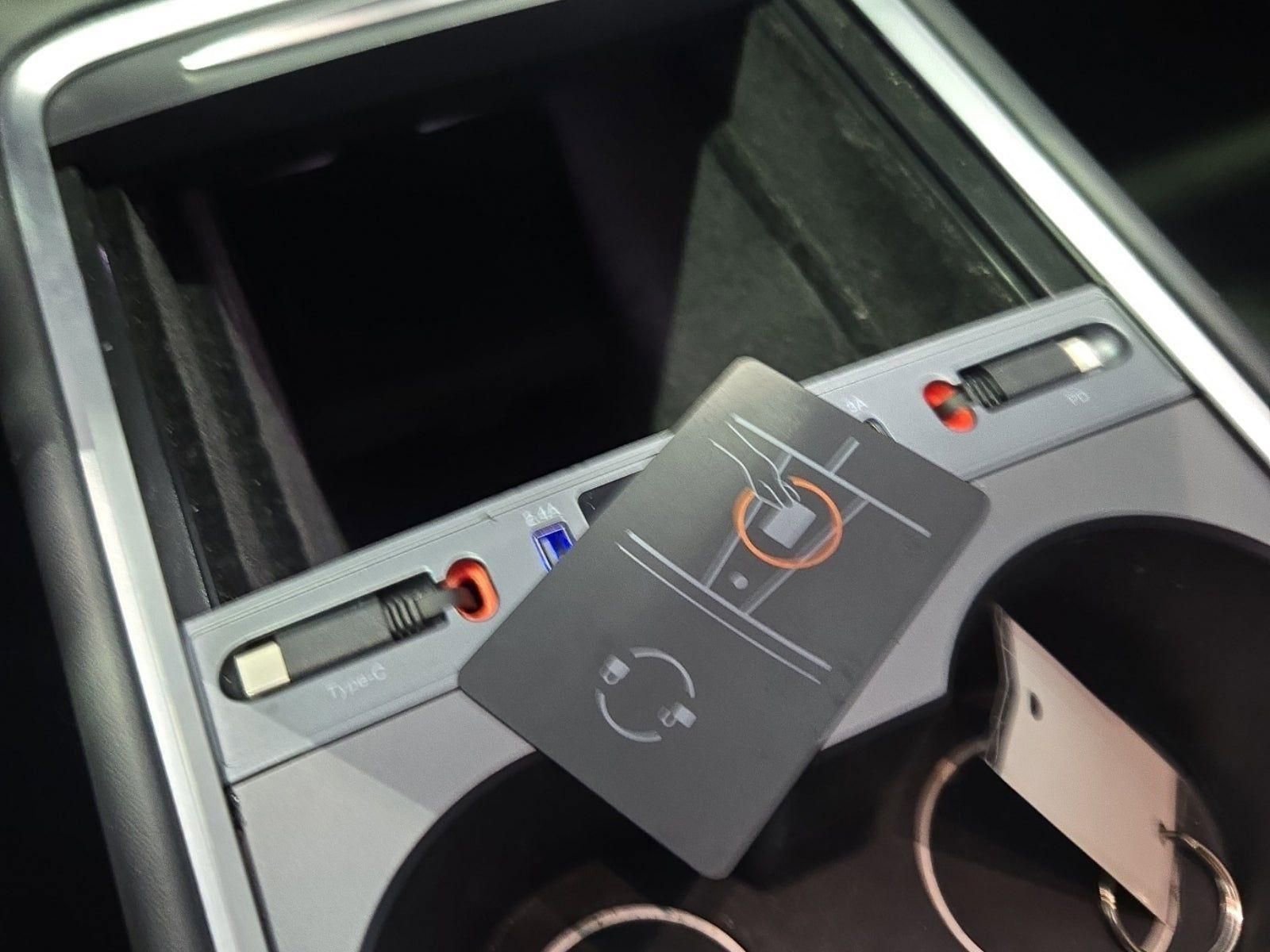 Used 2022 Tesla Model Y Long Range image 9