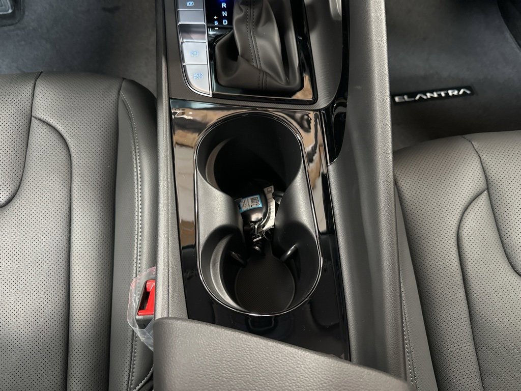 New 2026 Hyundai Elantra Limited image 22