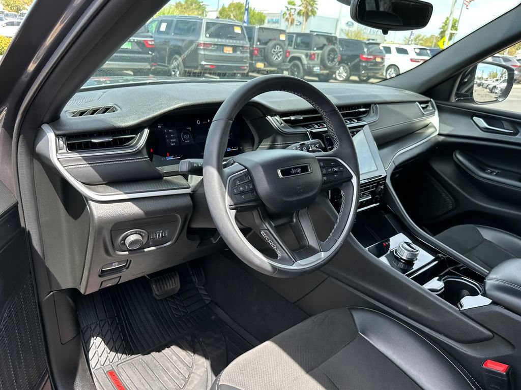 Certified 2023 Jeep Grand Cherokee L Laredo AWD/4WD image 21