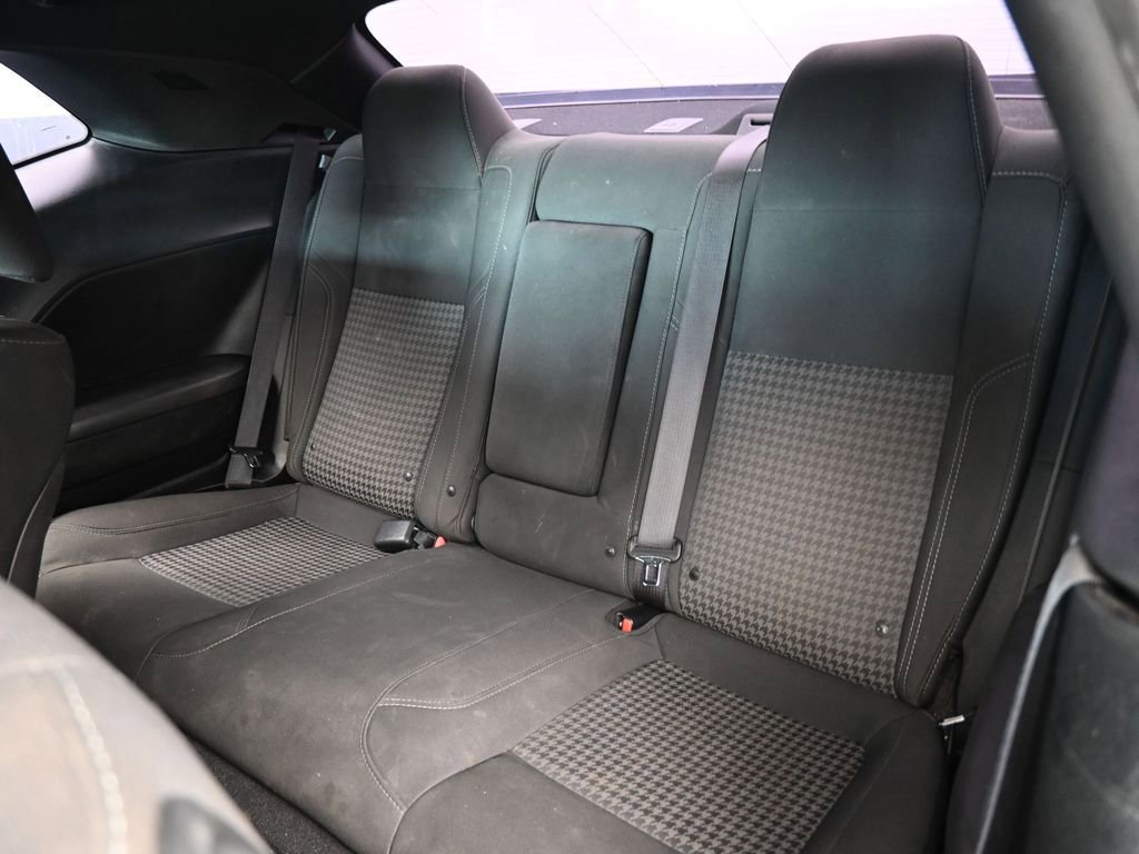 Used 2019 Dodge Challenger SXT image 15