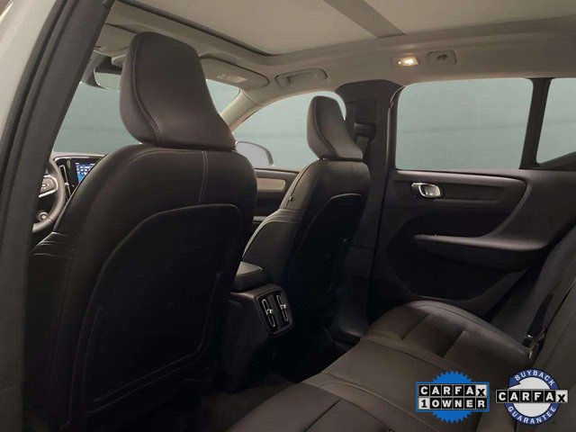 Used 2025 Volvo XC40 B5 Plus image 19
