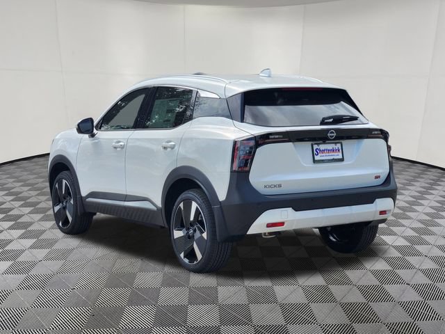 New 2025 Nissan Kicks SR FWD image 4