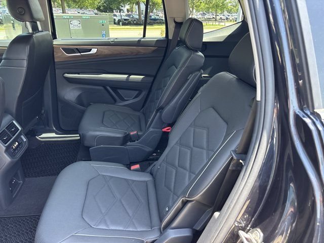 Used 2024 Volkswagen Atlas SE FWD image 16