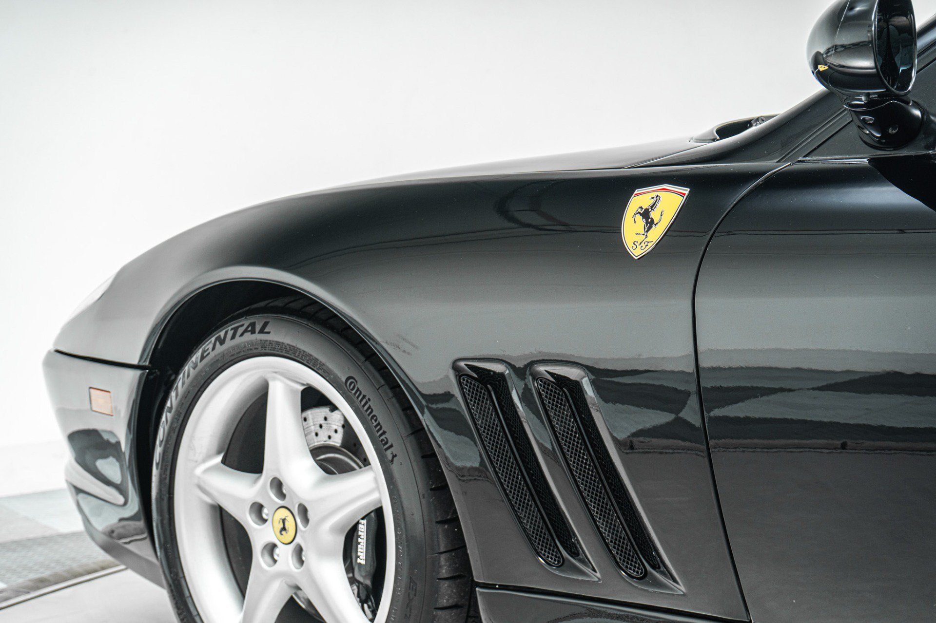 Used 1998 Ferrari 550 Maranello Coupe RWD image 33