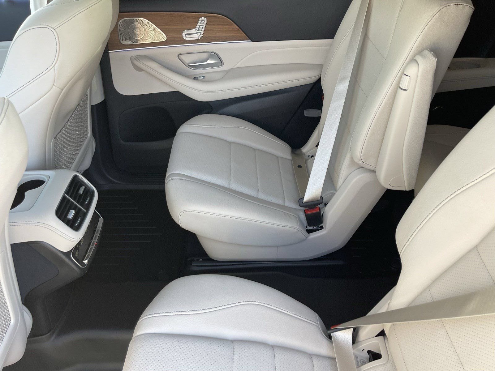 Used 2024 Mercedes-Benz GLS 450 4MATIC image 20