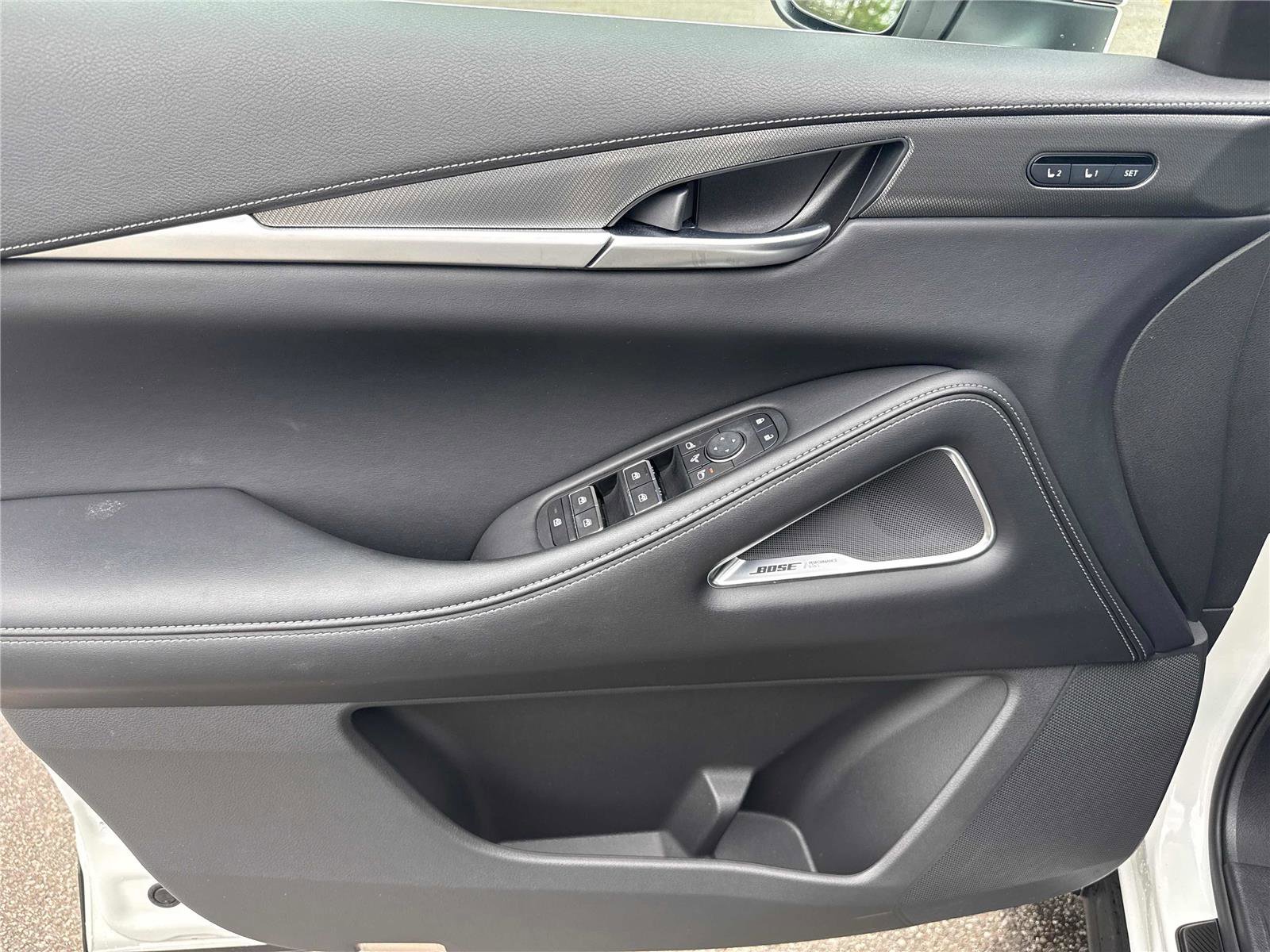 Used 2025 INFINITI QX60 Luxe w/ Black Edition FWD image 10