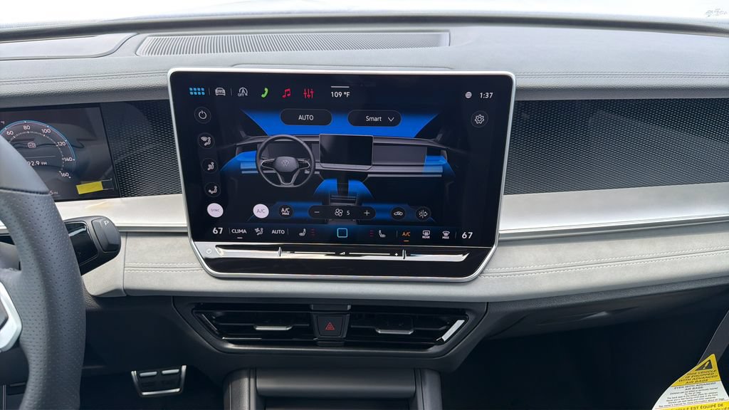 New 2026 Volkswagen Tiguan SE R-Line FWD image 19