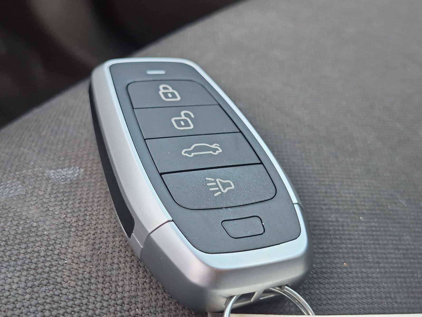 Used 2019 Chevrolet Trax LT w/ LT Convenience Package FWD image 30