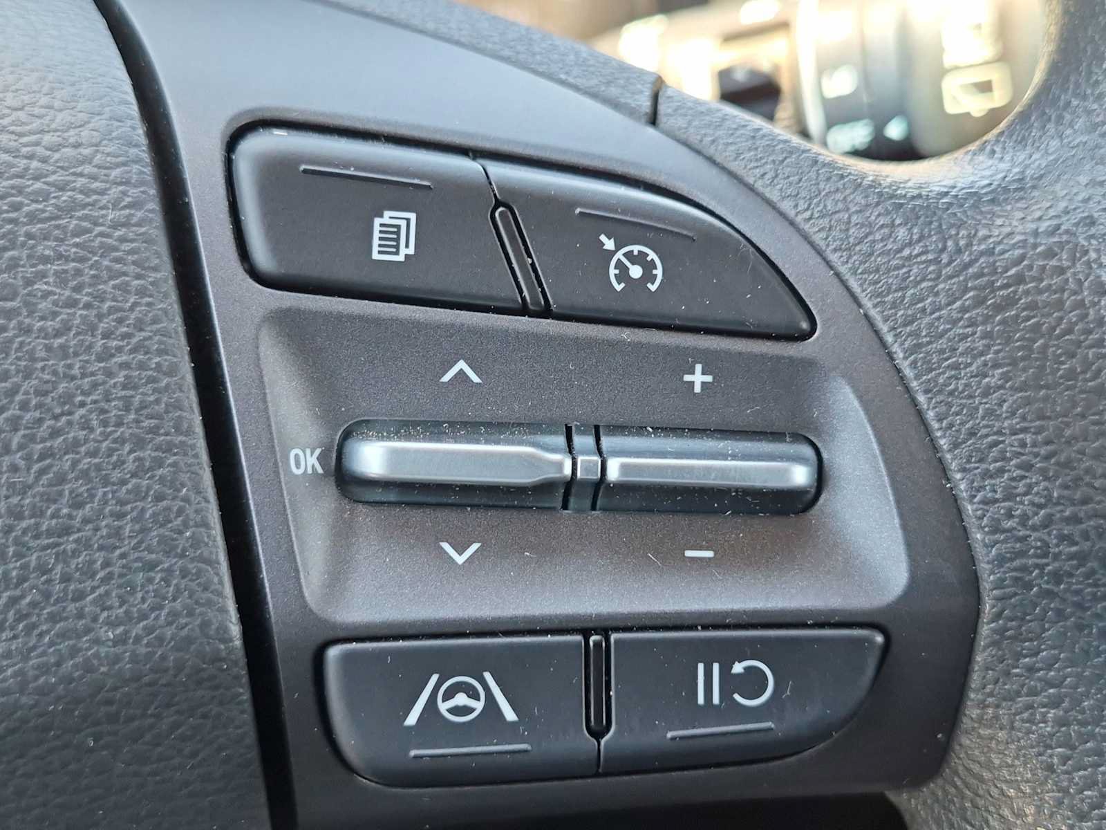 Certified 2022 Hyundai Kona SEL FWD image 23