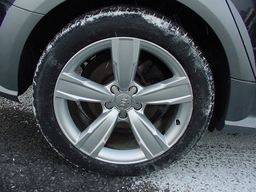 Used 2016 Audi A4 Premium Plus w/ Technology Package image 9