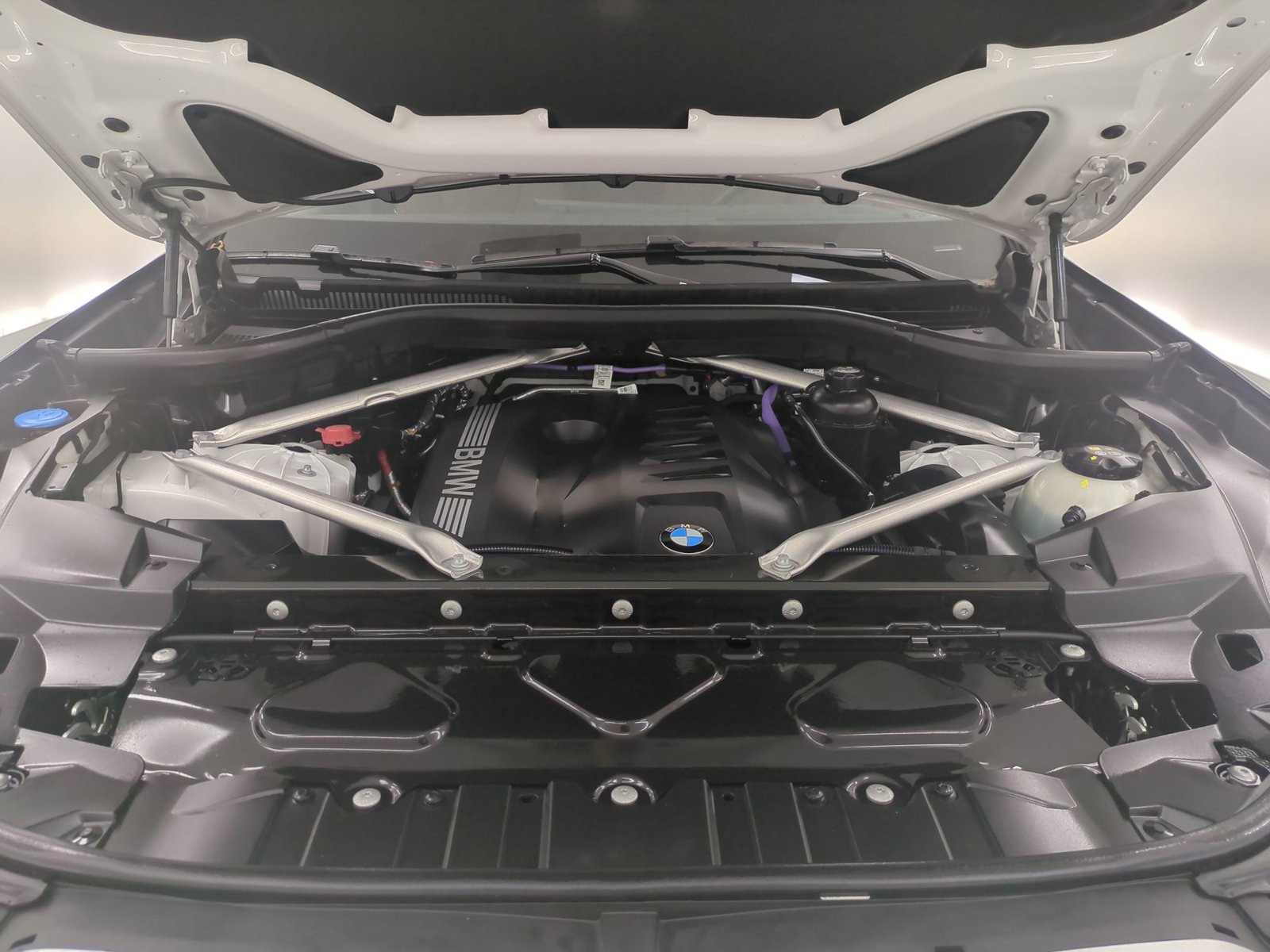 Used 2024 BMW X5 xDrive40i w/ Premium Package image 28