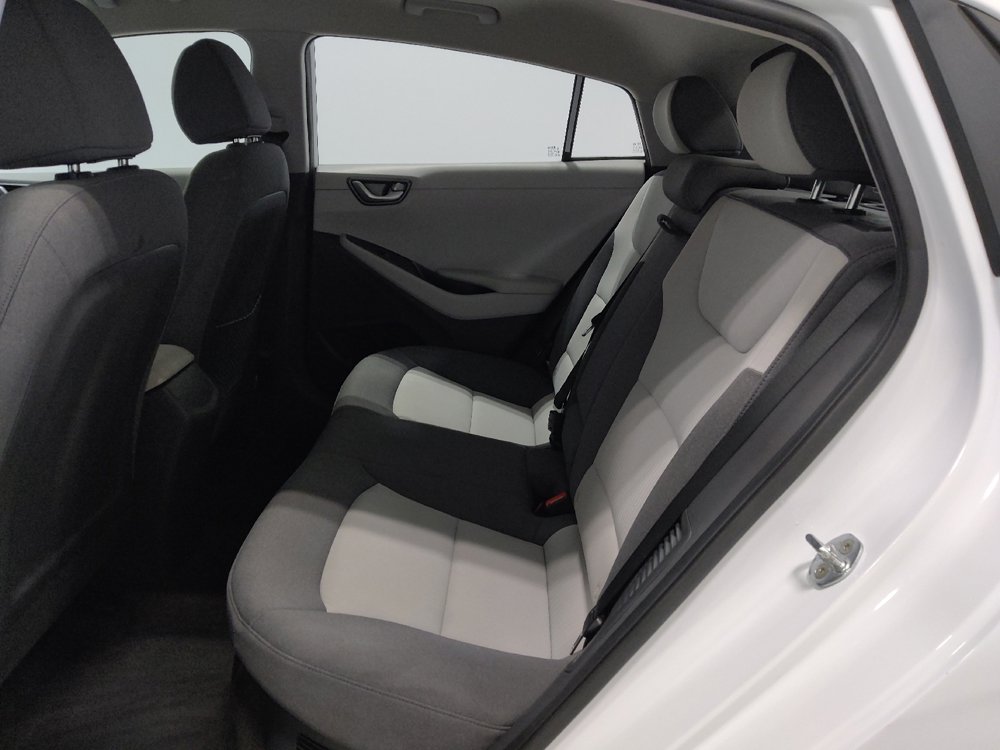 Used 2020 Hyundai Ioniq SE image 18