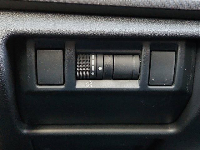 Certified 2025 Subaru Crosstrek 2.0i image 22