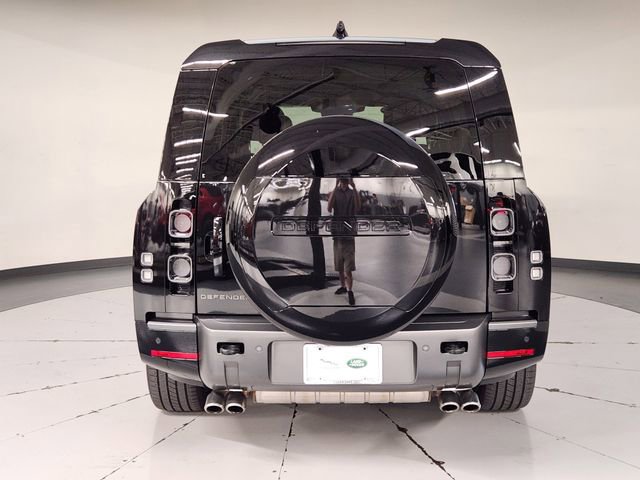 Used 2025 Land Rover Defender 130 V8 AWD/4WD image 10