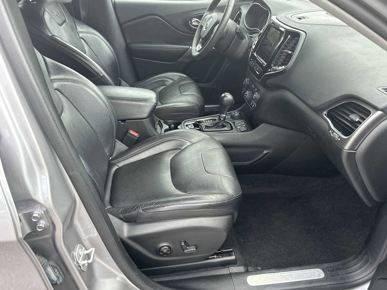 Used 2021 Jeep Cherokee Limited image 14