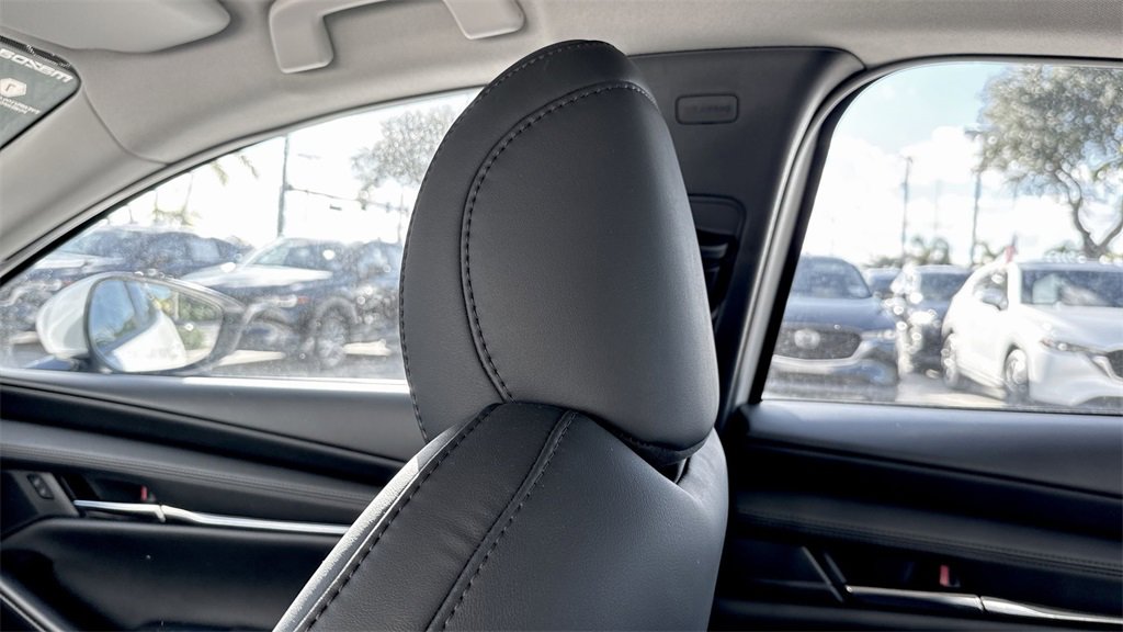 Used 2023 MAZDA MAZDA3 s image 17