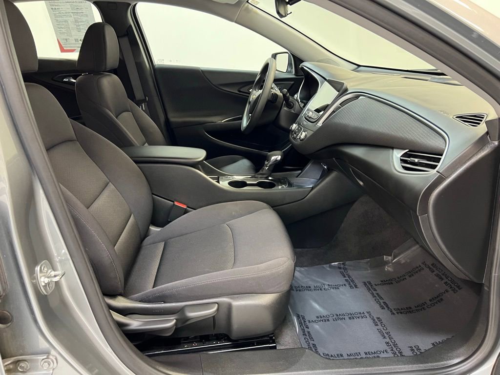 Used 2025 Chevrolet Malibu LS FWD image 30