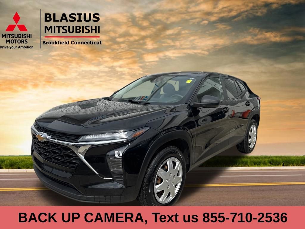 Used 2024 Chevrolet Trax LS image 4