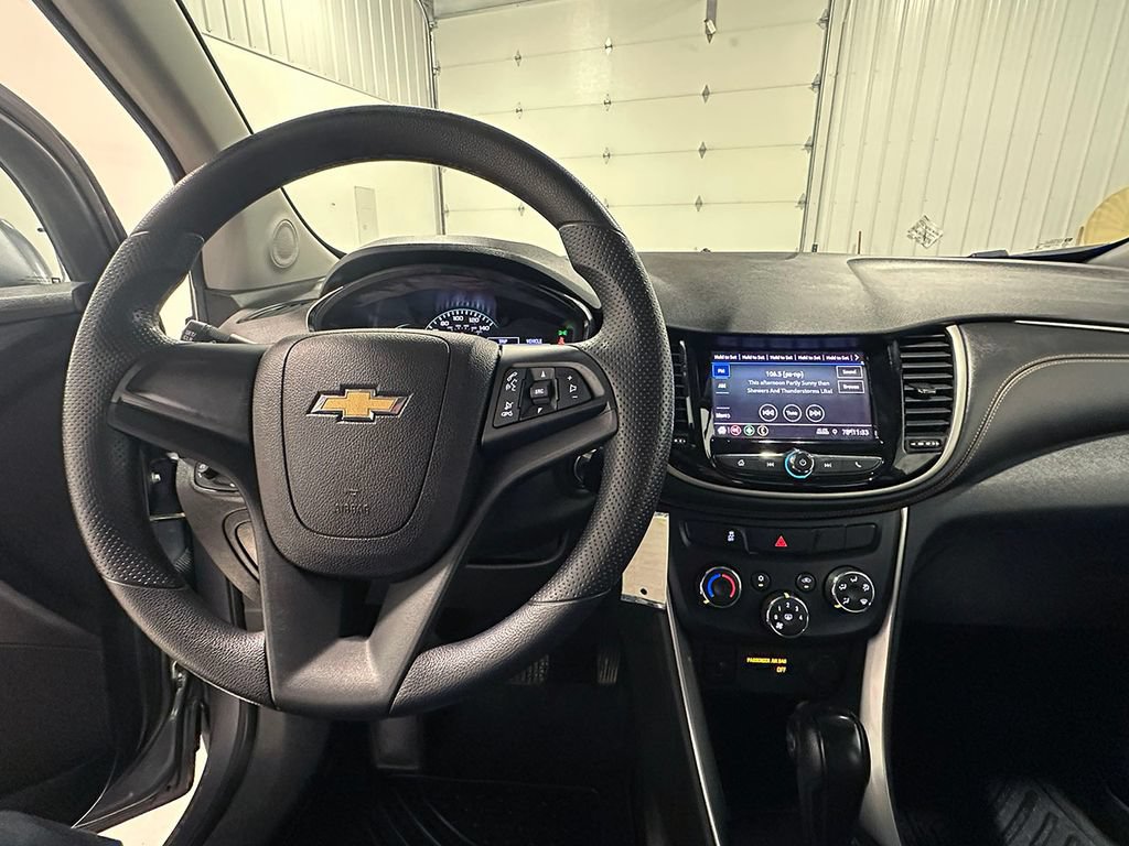 Used 2020 Chevrolet Trax LS FWD image 30