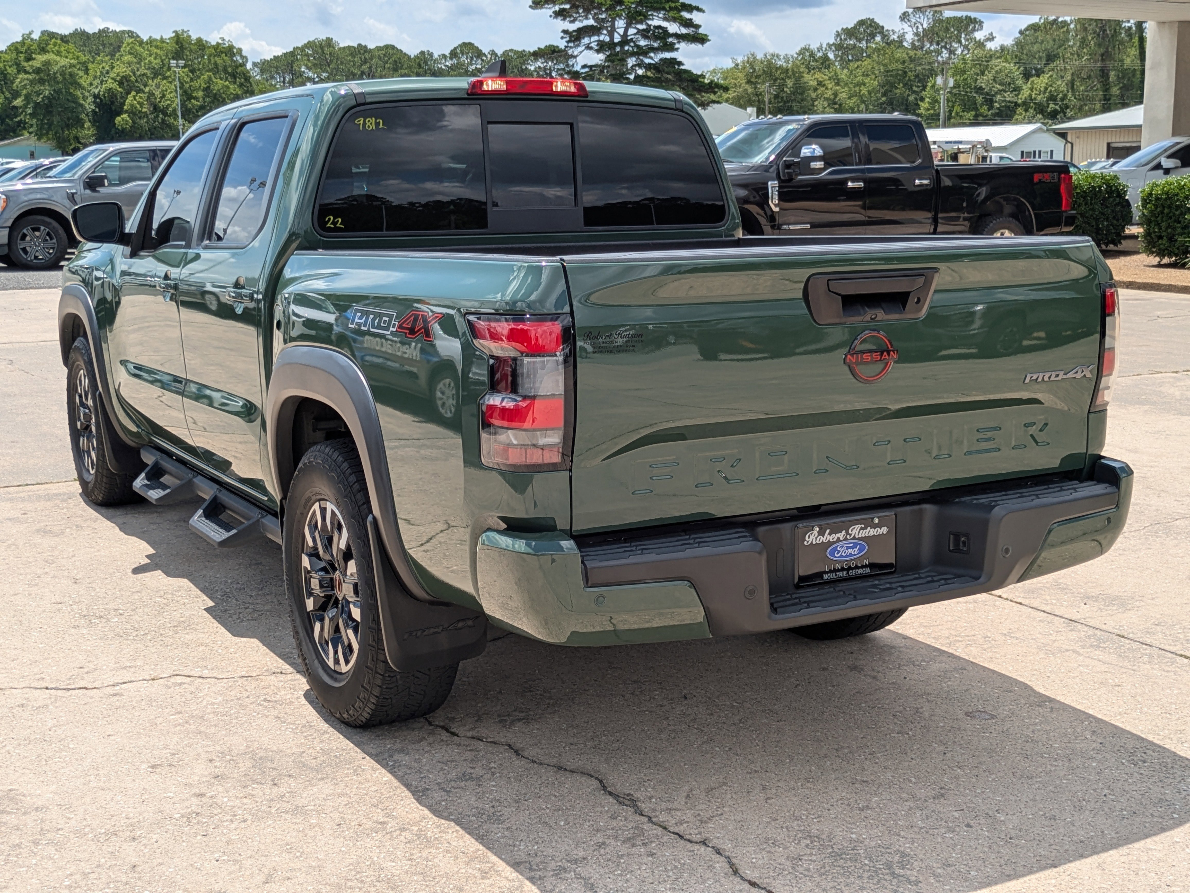 Used 2022 Nissan Frontier PRO-4X w/ Technology Package image 9