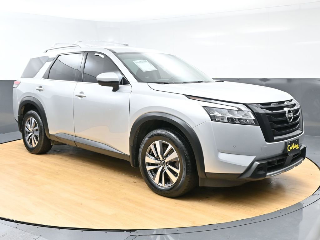 Used 2023 Nissan Pathfinder SL w/ Black Appearance Package image 3