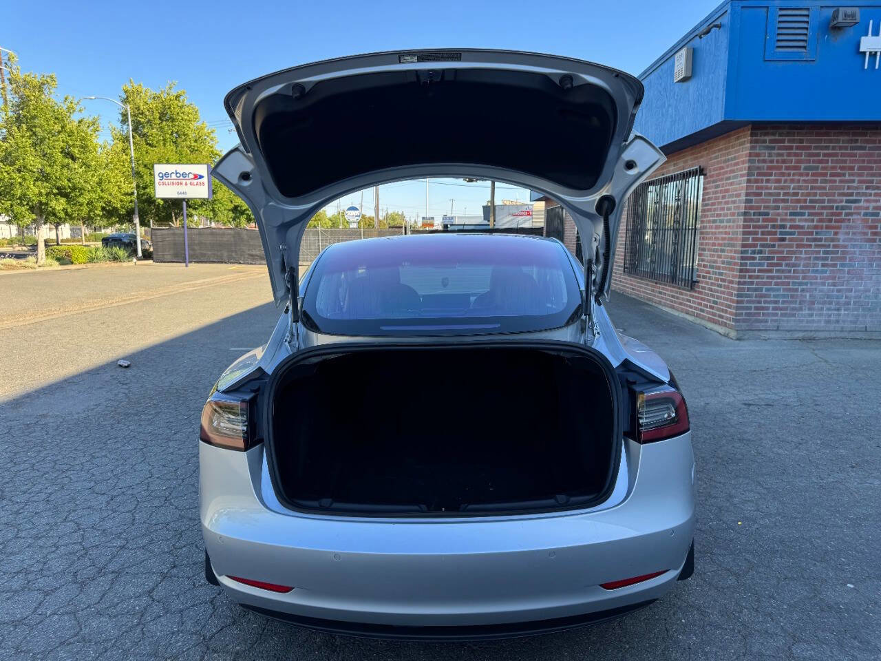 Used 2018 Tesla Model 3 Long Range RWD image 15