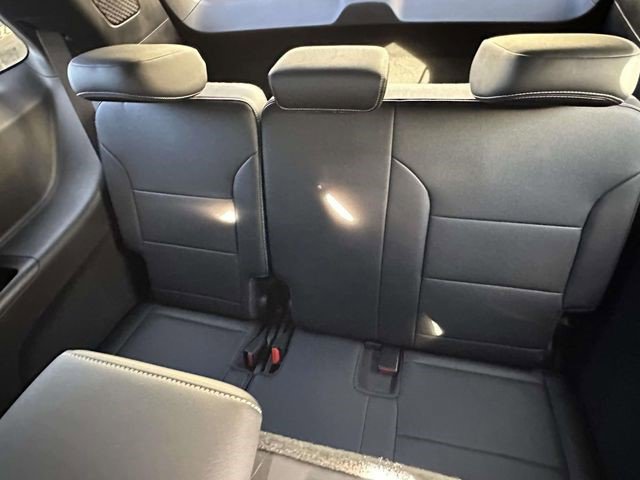 Certified 2025 Chevrolet Traverse LT w/ Driver Confidence Package image 15