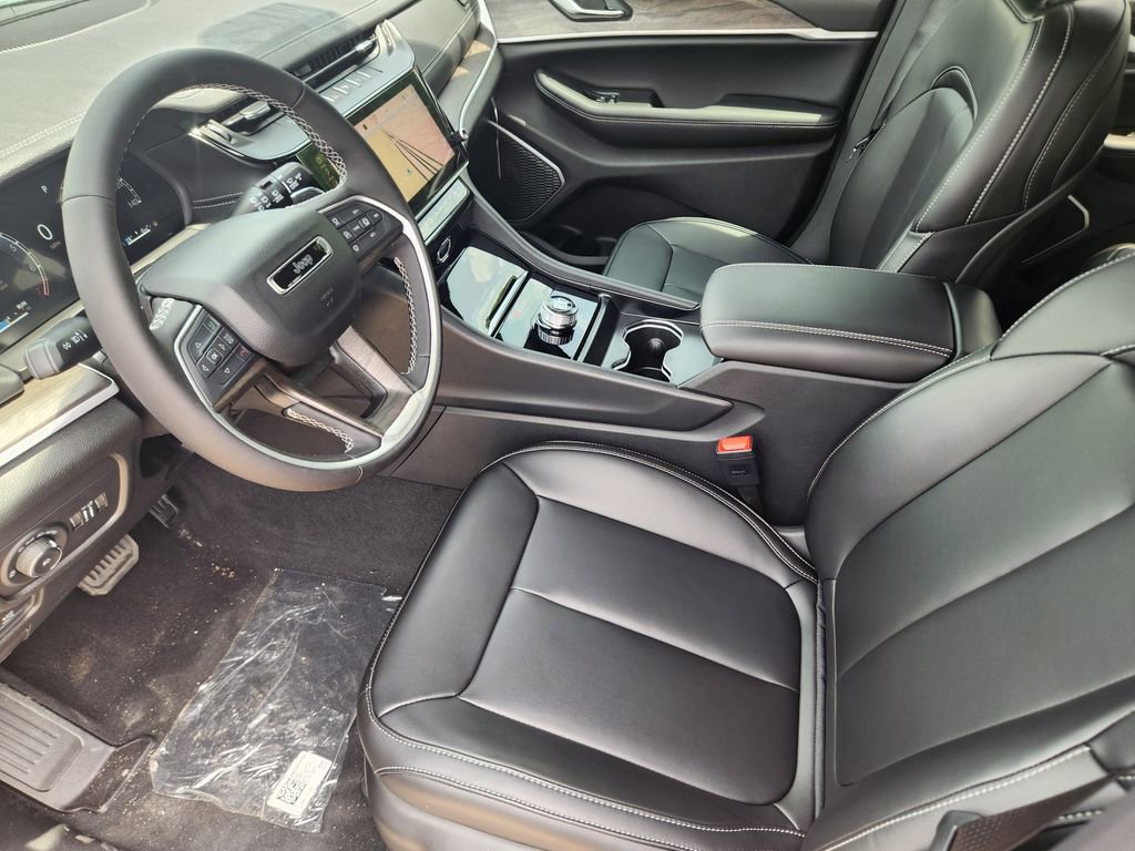 New 2026 Jeep Grand Cherokee Limited RWD image 8