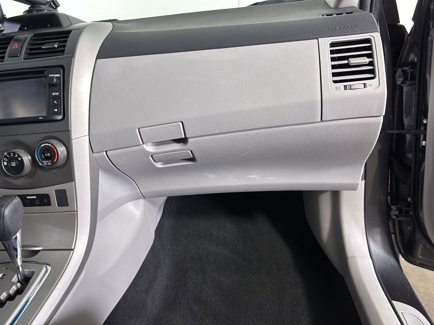Used 2013 Toyota Corolla LE FWD image 22