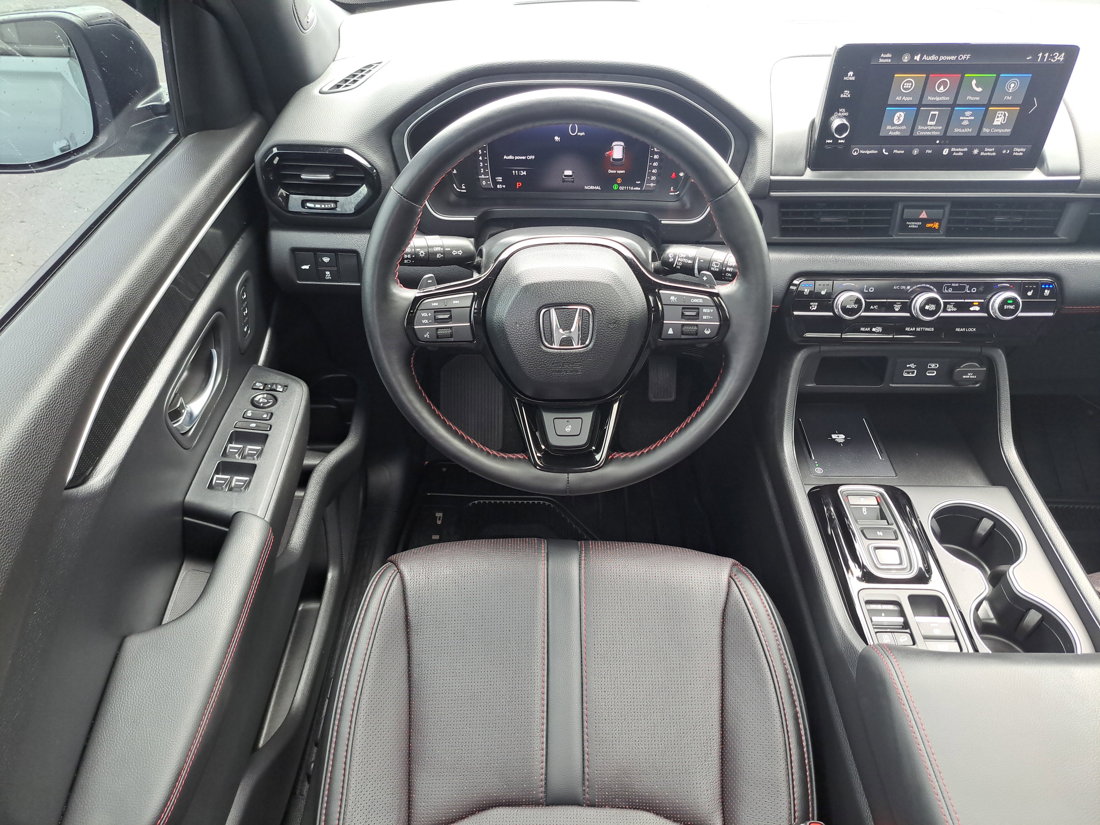 Used 2025 Honda Pilot Black Edition image 10