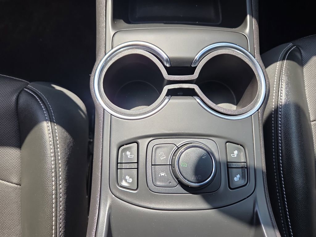 Used 2024 GMC Terrain SLT w/ Elevation Edition AWD/4WD image 32