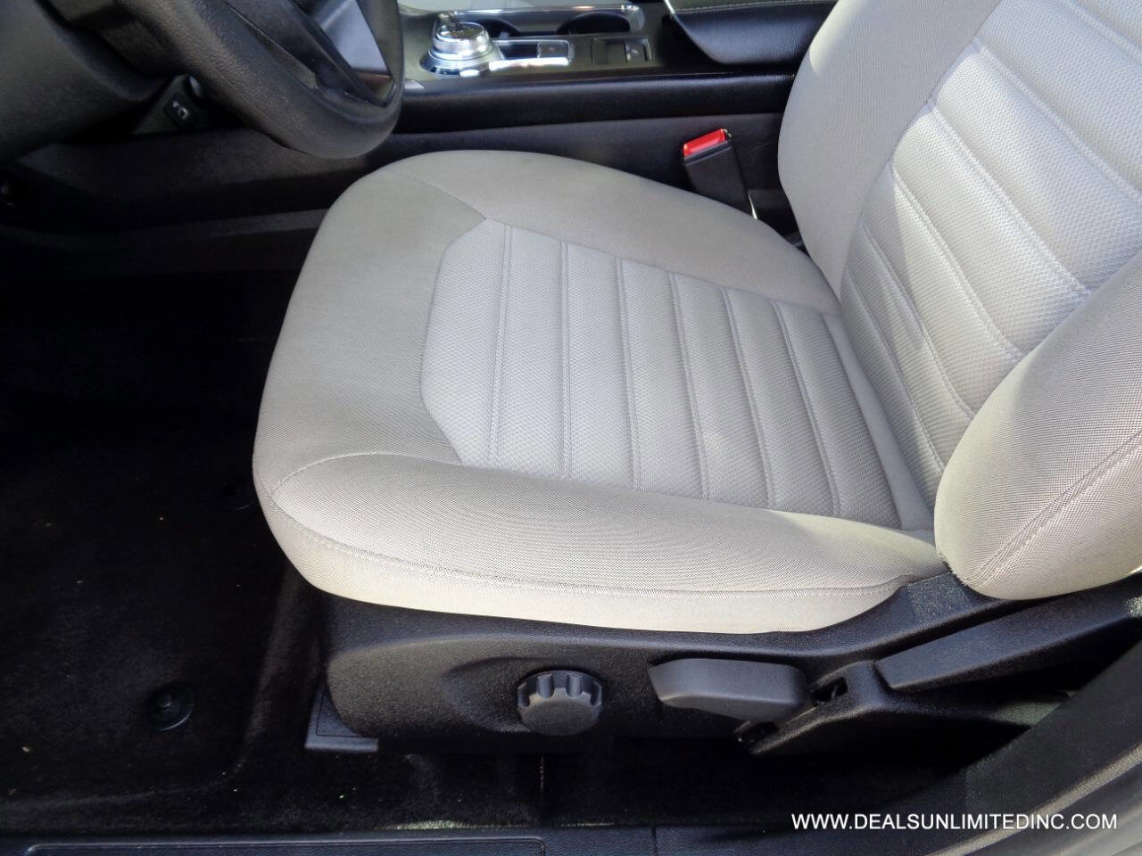 Used 2017 Ford Fusion S FWD image 7