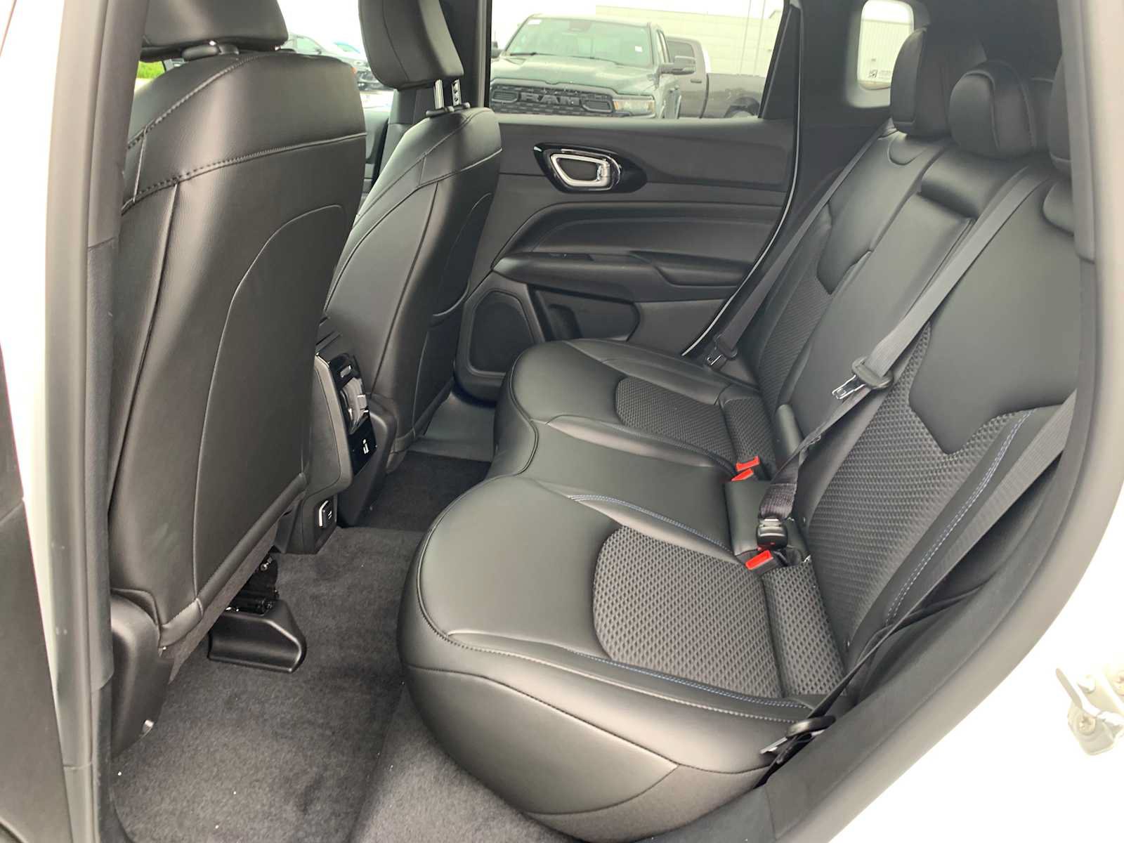 New 2026 Jeep Compass Latitude AWD/4WD image 14