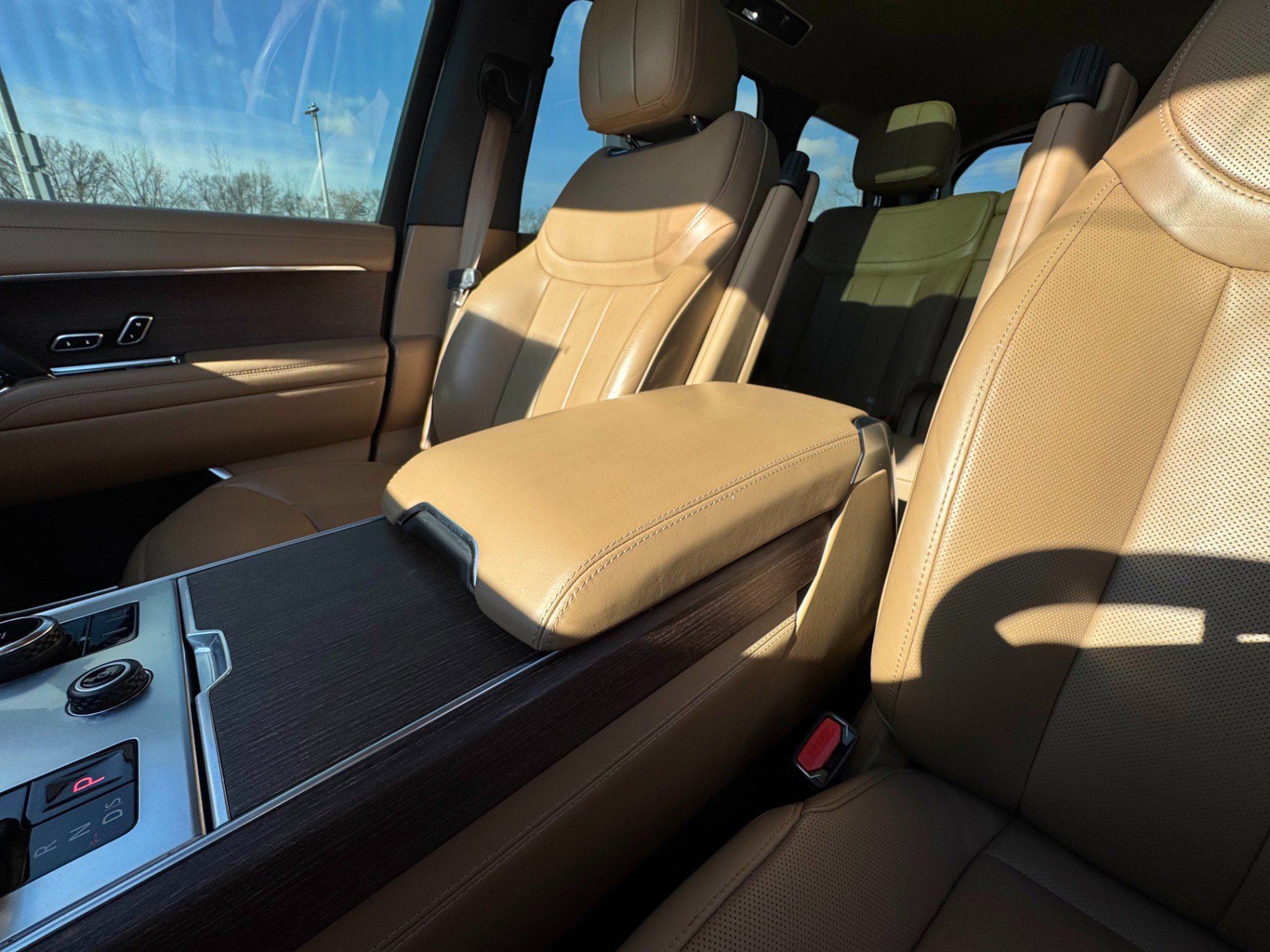 Used 2023 Land Rover Range Rover SE image 13