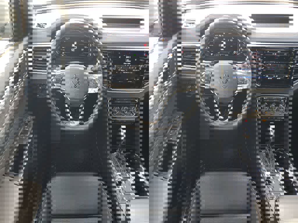 Used 2023 Volkswagen Atlas Cross Sport SE w/ Black Wheel Package image 15