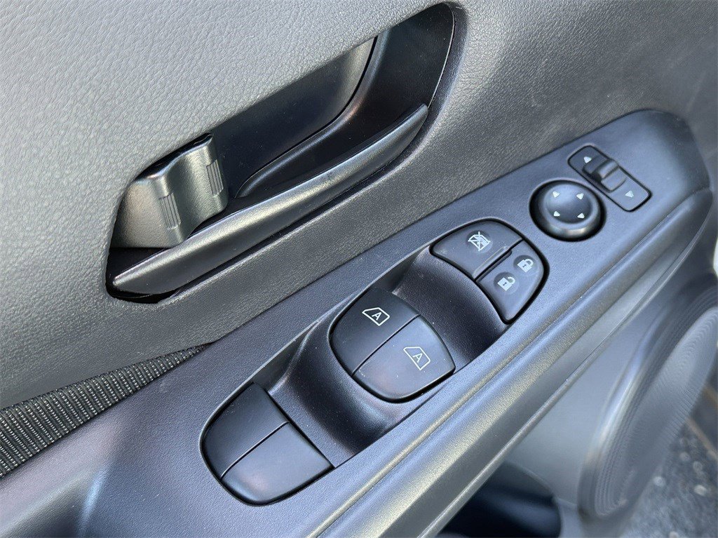 Used 2025 Nissan Kicks Play S image 23