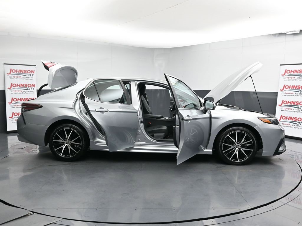 Used 2022 Toyota Camry SE image 45
